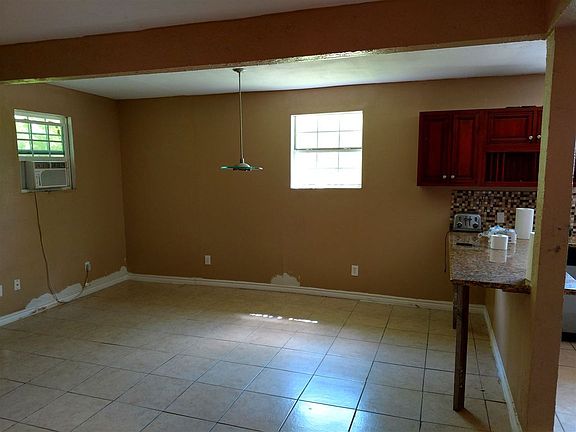 5th image of 3455 Elder St
