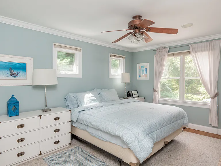 Lillian Ln — Photo 15