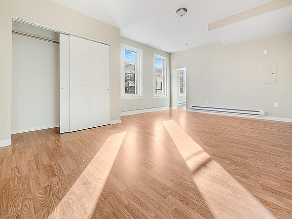 5th image of 1000 N 43rd St Fl 1ST