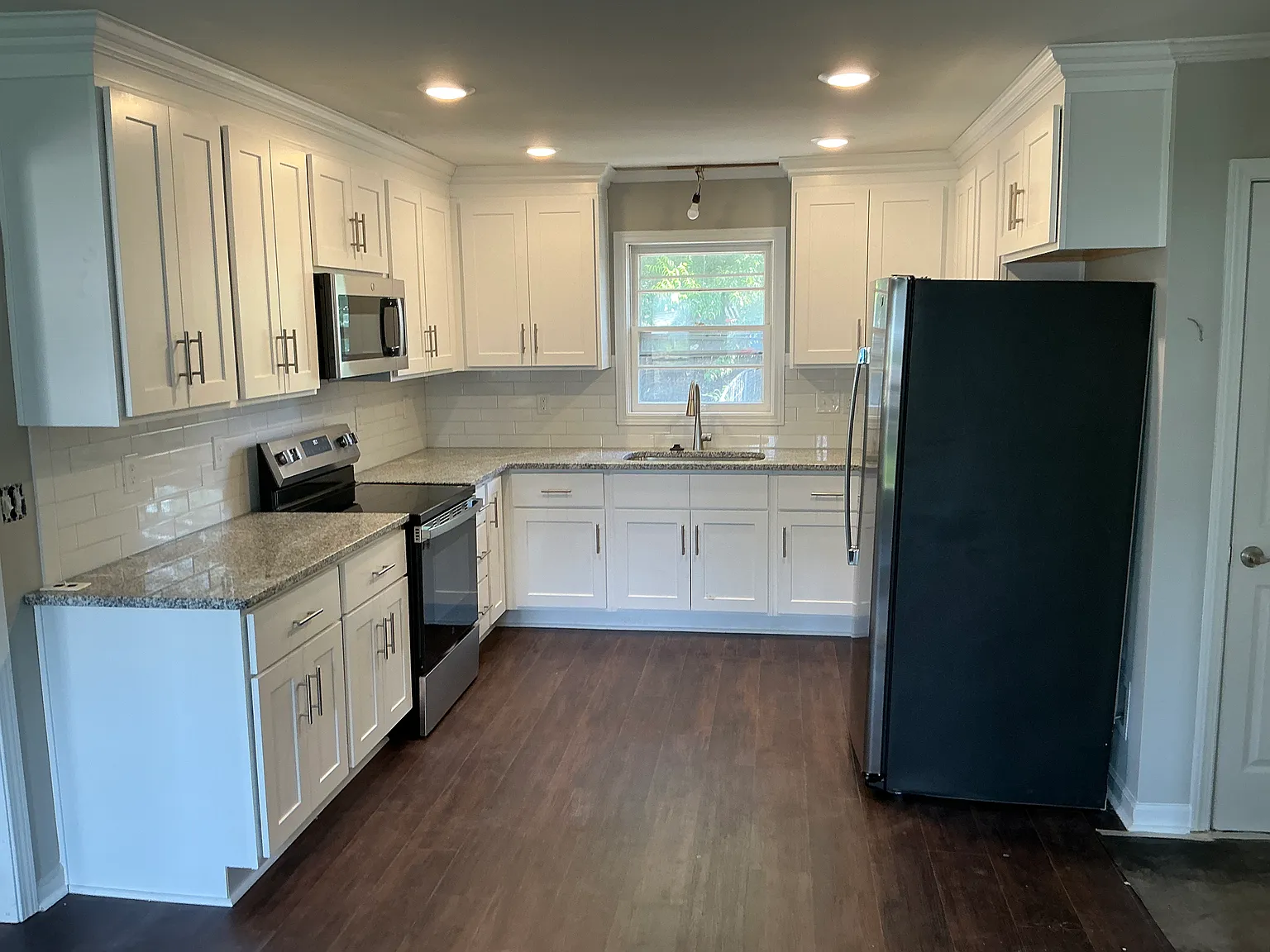 3 bed, 2000 sqft, $2,000 — Photo 3
