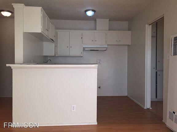 2nd image of 1018 N Mariposa Ave APT 25