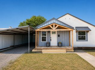 840 S 11th St, Slaton, TX 79364