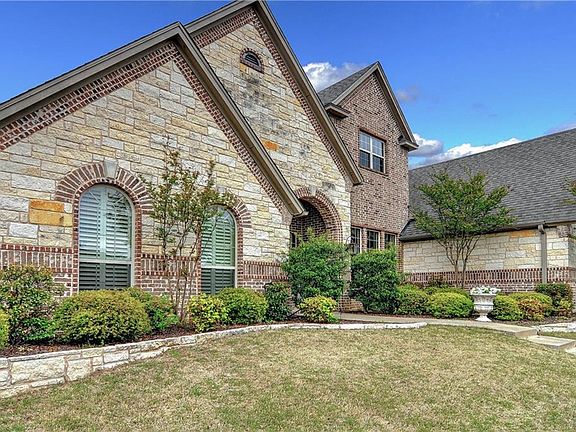 4th image of 2908 Canyon Creek Dr