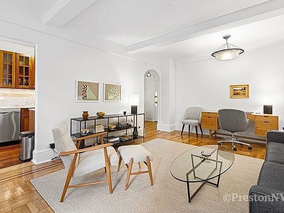 3rd image of 65 W 95th St APT 2B