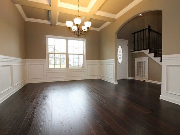 3rd image of 16 Mills Dr