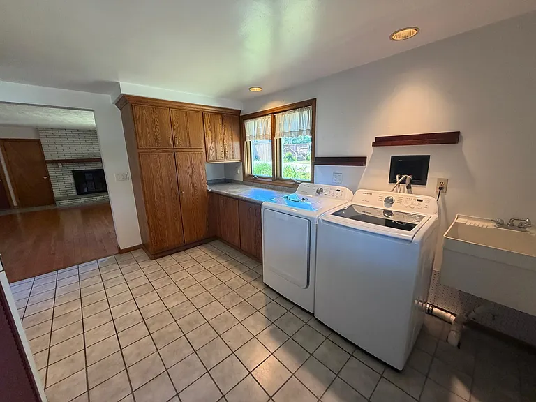 7101 Reynolds Rd — Photo 8
