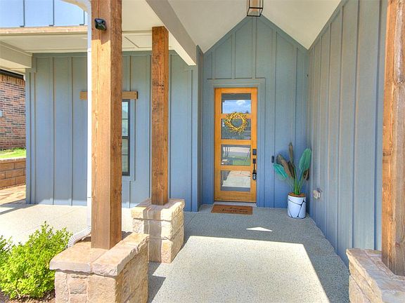 4th image of 2309 El Cajon St
