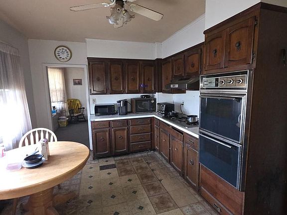 4th image of 725 Hessian Ave