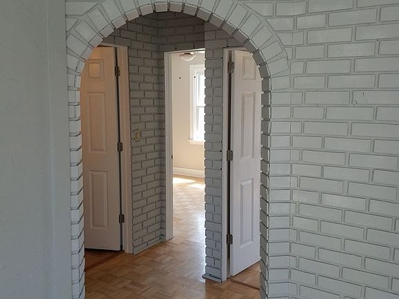 3rd image of 812 Wise Ave