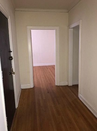 2nd image of 1250 W Albion Ave APT 3S
