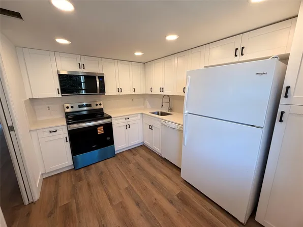 605 Oaks Dr APT 406, Pompano Beach, FL 33069