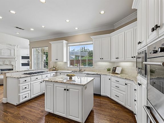 3rd image of 5315 Ambergate Ln