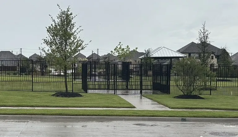Large dog park nearby