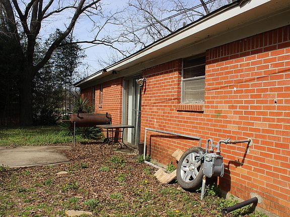 2nd image of 220 Cagle St