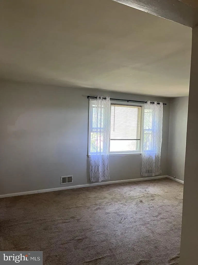 1 bed, 640 sqft, $949 — Photo 3