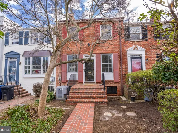 826 S Royal St, Alexandria, VA 22314