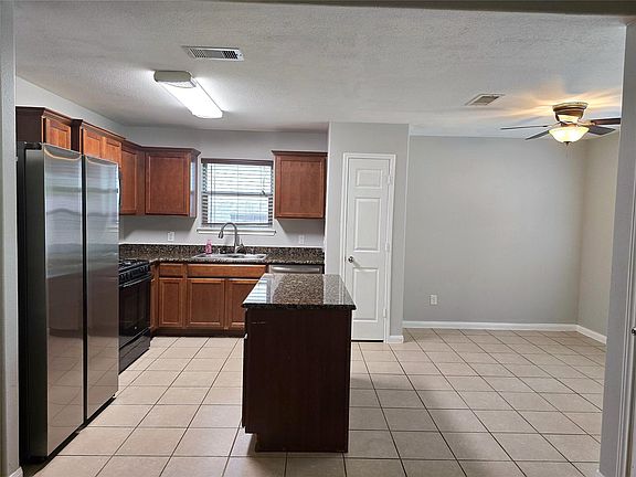 5th image of 10320 Stone Gate Dr