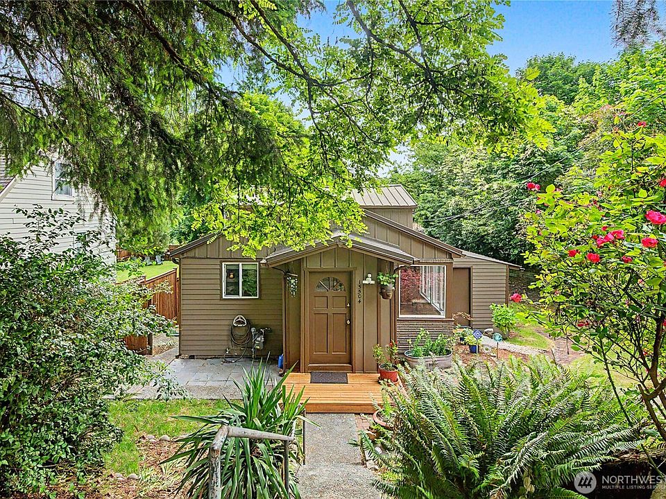 1st image of 15504 11th Avenue NE