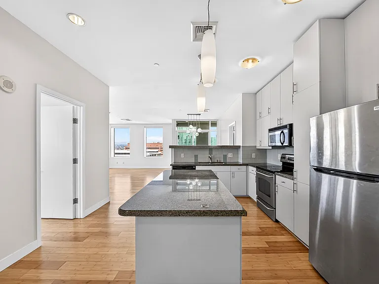 3810 Wilshire Blvd #1405 — Photo 8