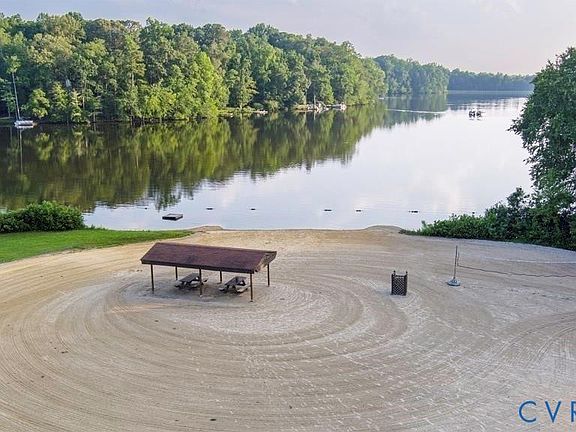 2nd image of 6302 Lakeside Dr #210