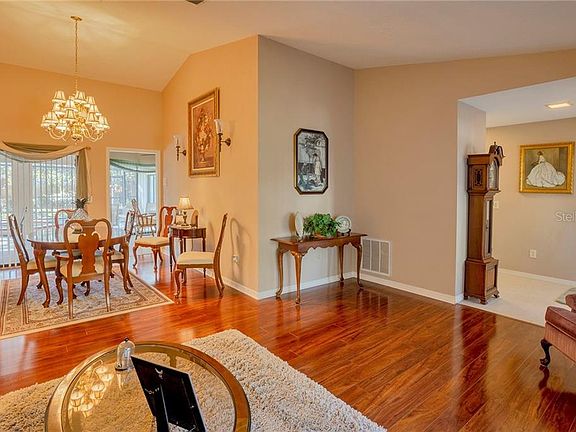 4th image of 1013 Knollwood Ct