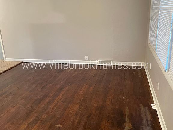 4th image of 11422 Manchester Ave