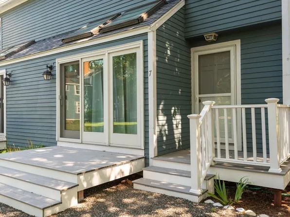 18 Green St APT 7, Ipswich, MA 01938