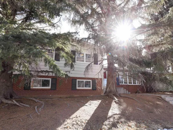 1427 Bridger St, Laramie, WY 82070