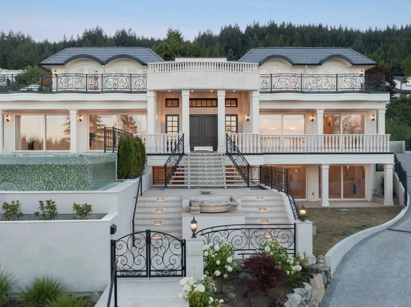 1445 Sandhurst Pl, West Vancouver, BC V7S 2P4