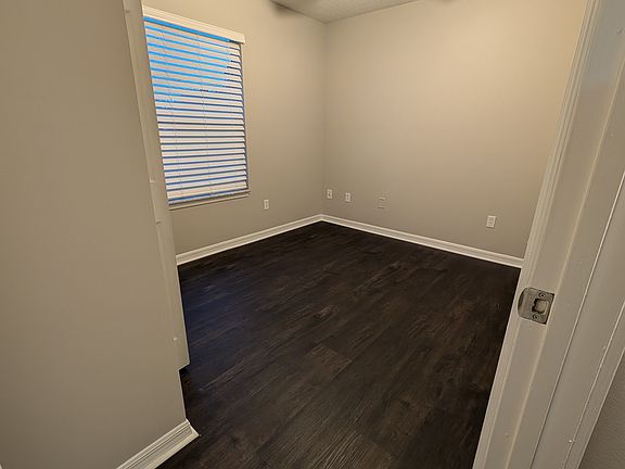 4th image of 871 Pacific Blvd