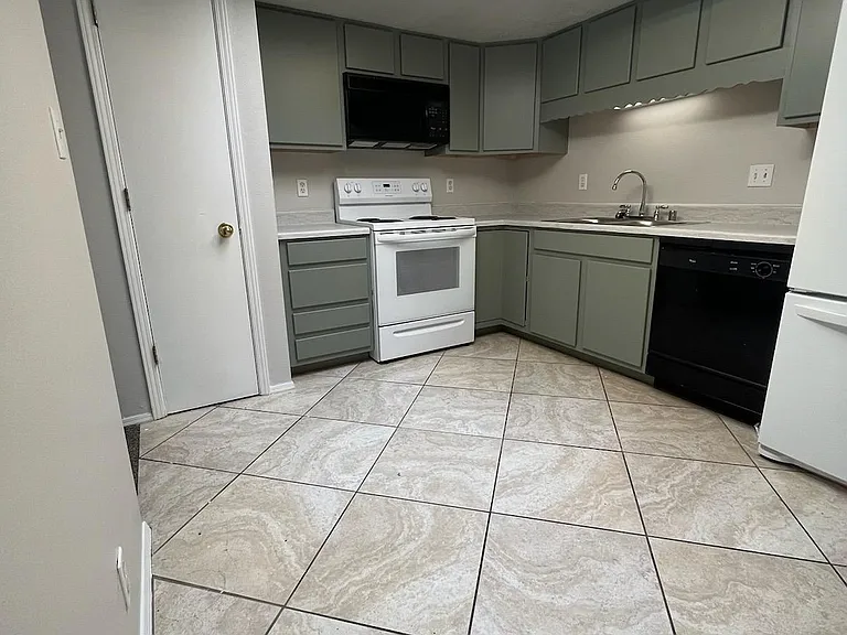 805 Country Club Ave #2H — Photo 1