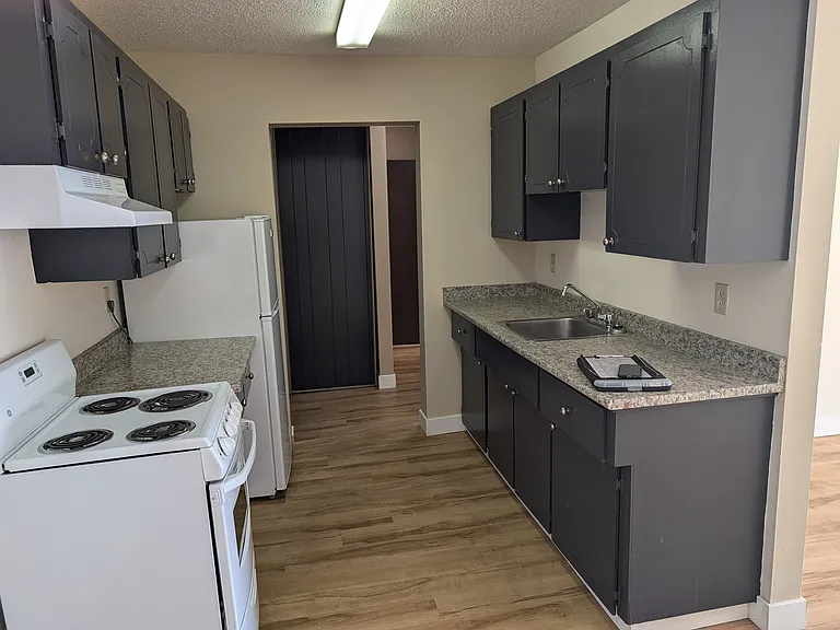 254 Beach Ave — Photo 5