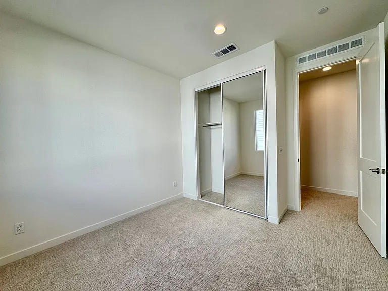 2543 Elderberry Ln — Photo 28