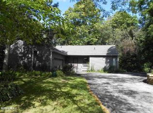 17 Southridge Dr, Galena, IL 61036