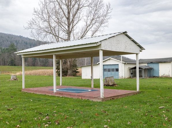 305 Oak Ave, Elkland, PA 16920