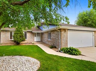 5306 Martha Ln, Oak Forest, IL 60452