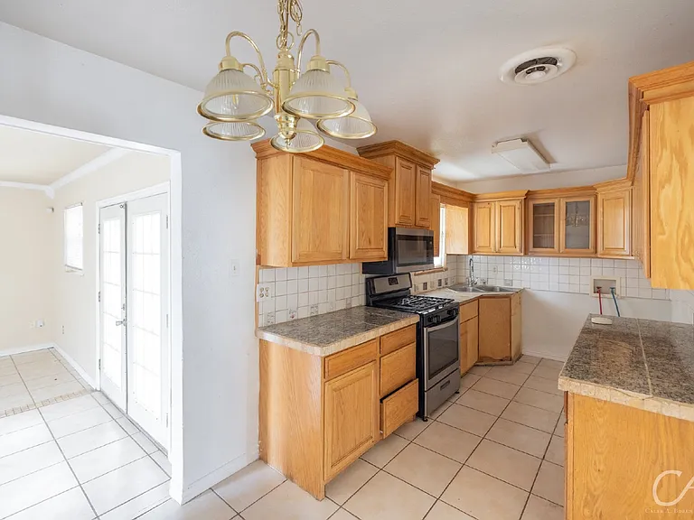 2902 Bennett Dr — Photo 7