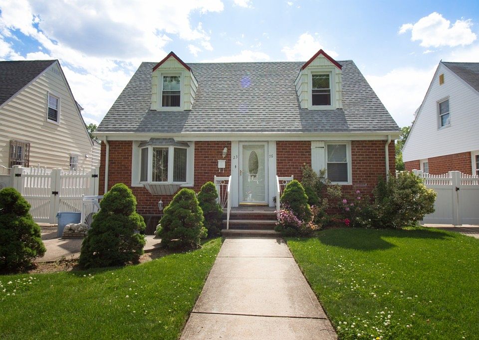 1st image of 2376 206th St
