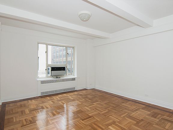 2nd image of 20 E 35th St APT 7A