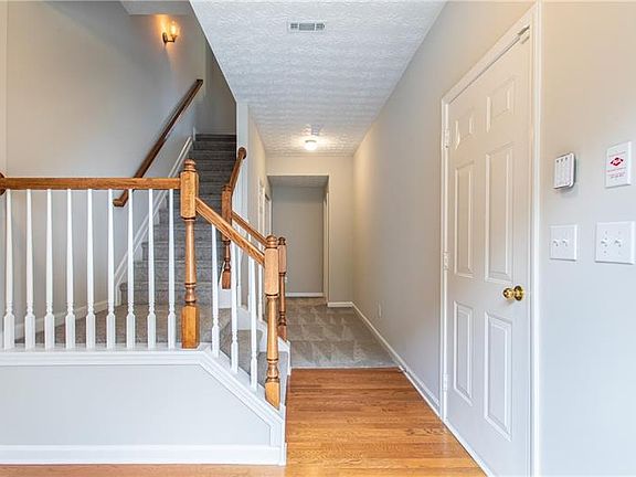 4th image of 516 Lantern Wood Dr