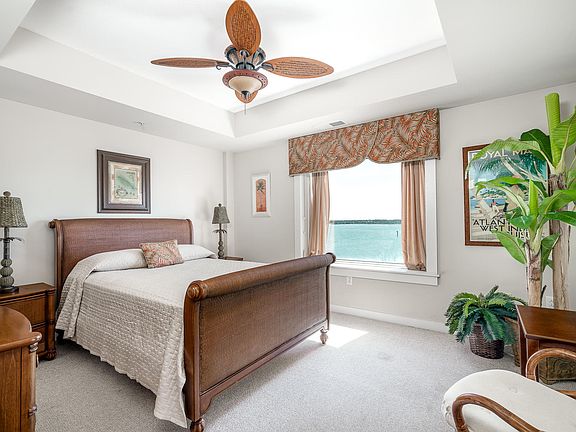 4th image of 100 Olde Towne Yacht Club Road #305