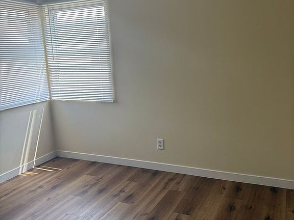 5th image of 9016 Reading Ave #9018-1/2