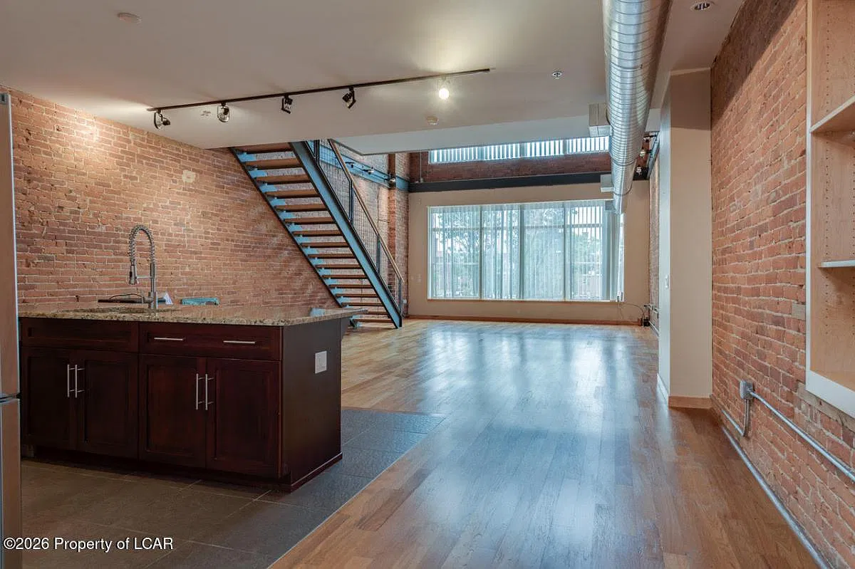 2 bed, 1.5 bath, 1400 sqft, $2,650 — Photo 2