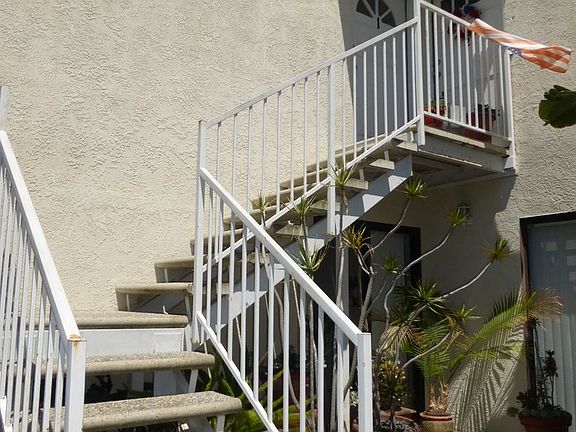 4th image of 1078 W 26th St APT 1
