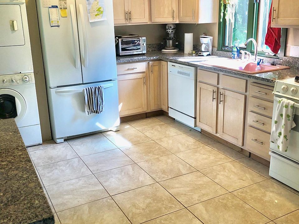 2nd image of 133 Pleasant Ave