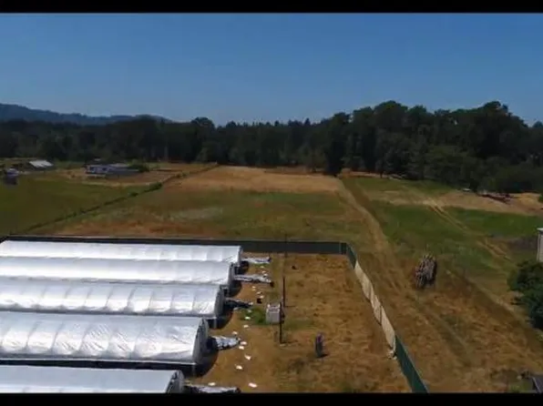 116 Creekside Ln, Hydesville, CA 95528