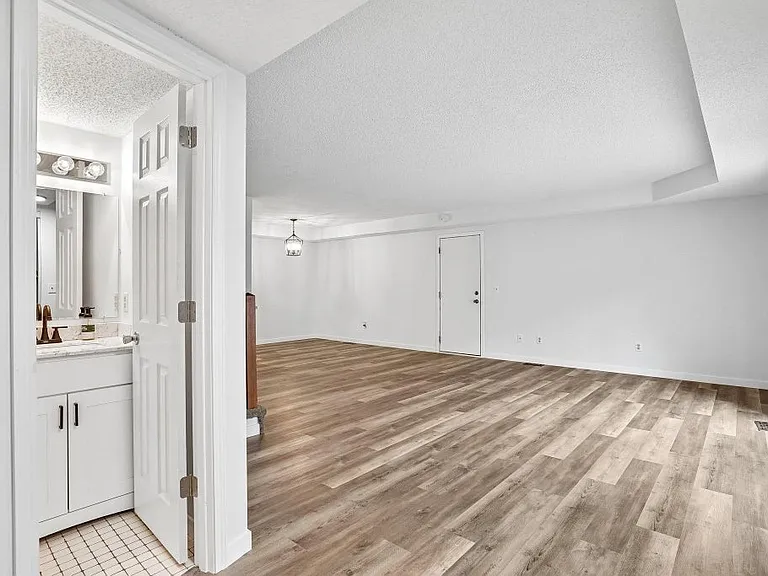 18669 Clear View Ct — Photo 14