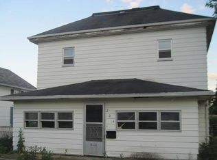 204 E Locust St, Lanark, IL 61046