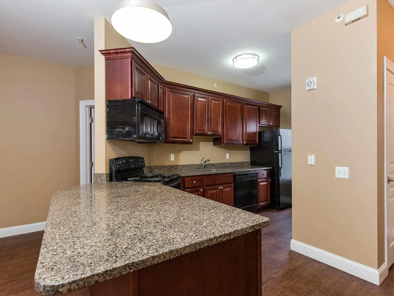 Baxter Knolls Apartment — Photo 4