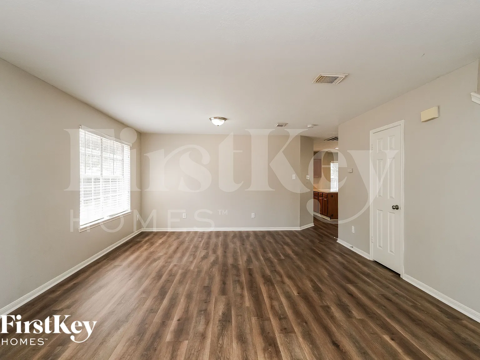 4 bed, 2.5 bath, 2334 sqft, $2,085 — Photo 2